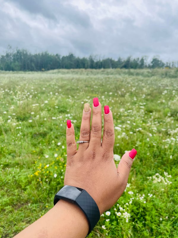 Picture by arpabecrazy saying 'Never Knew Nails Could Make Me So Happy.'