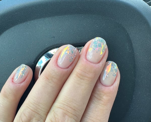 Picture by bravoeverything saying 'Can I Put Clear Polish Over Builder Gel?'