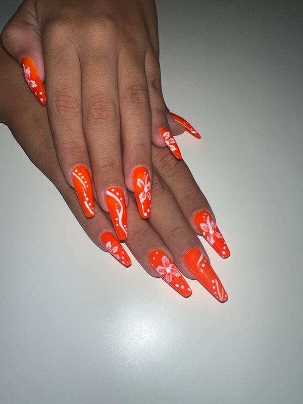 Picture by wheremofongo saying 'Hawaiian Flower Nails'