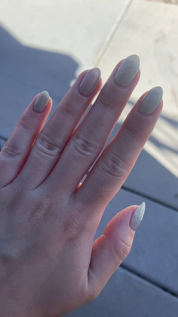 Picture by DlSCARDED saying 'Photochromatic Polish 🤯'