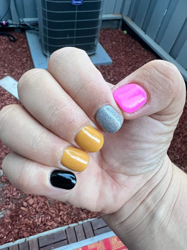 Picture by progressivetwinkle saying 'Subtle ? Back To School Nails. They Make A Pencil!'