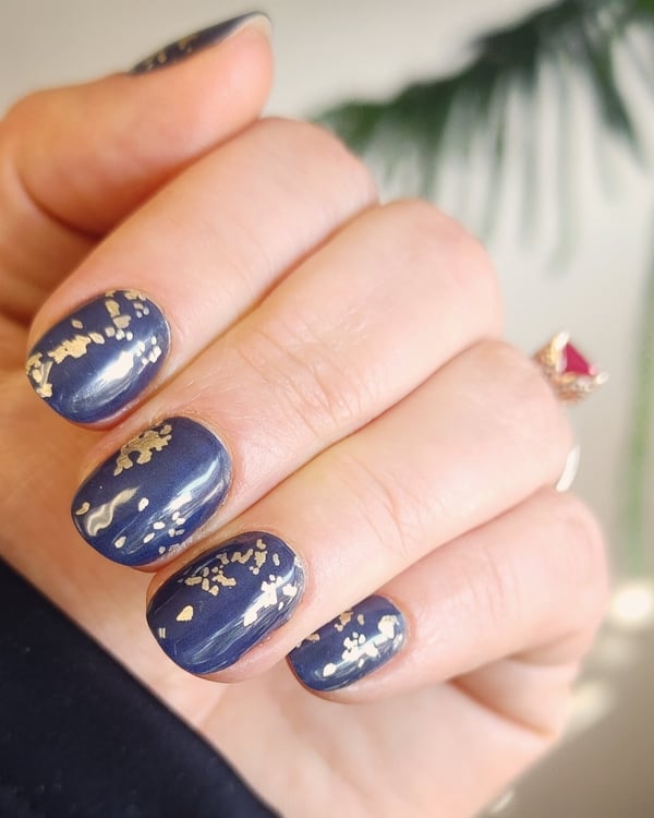 Picture by alaskan_Pyrex saying 'My List 3 Semi-cured Gel Strip Sets. The Two Glitters Are From AliExpress And The Blue And Gold Is Huizi Off Amazon. I Usually Get It Least A Week, And Up To Two Weeks Depending Of Activity.'