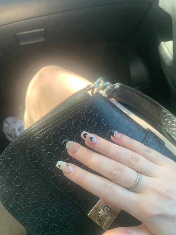 Picture by Rockielobstie showing 'Never Had Nails Like These. Do You Guys Like Them??' number 1