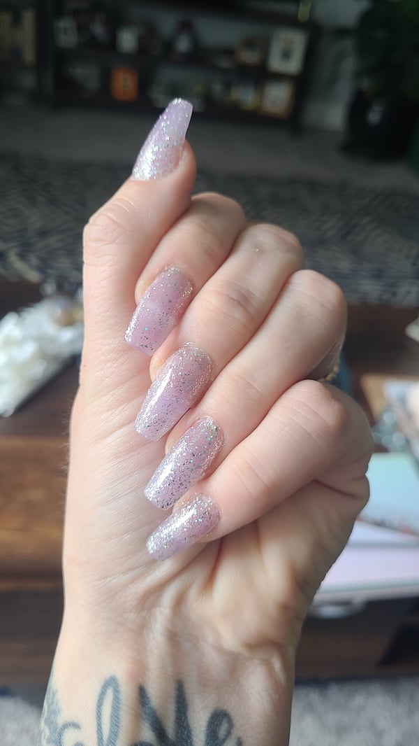 Picture by JustJawnuh saying 'Did A Fresh Set With Hybrid Gel. ❤️❤️❤️❤️'