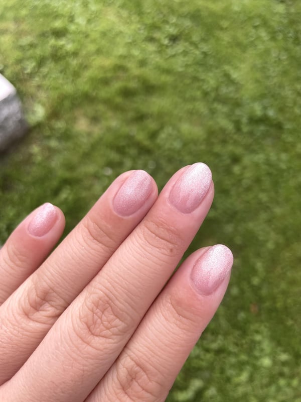 Picture by meisuu saying 'Did My Own Gel Nails For The First Time 🌸'