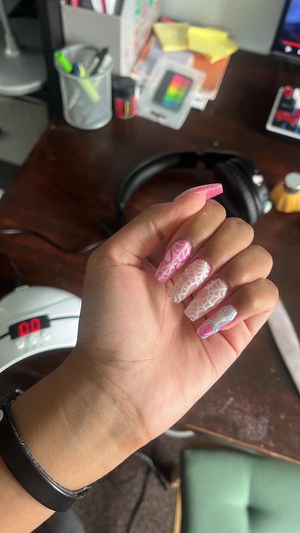 Picture by mocheiie showing 'Spiderman Nails 🥰' number 3