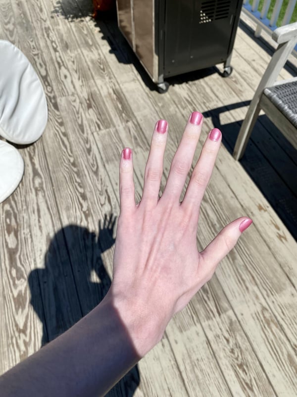 Picture by Violetteotome saying 'I’ve Been Having A Hard Time And I Never Do My Nails, Ever, But I Decided To Try And To Cheer Myself Up. Feel Really Proud For Once'