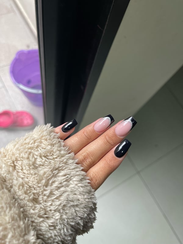 Picture by Aguussdani22 saying 'My New Nails🖤🙌🏼'