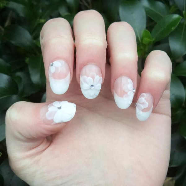 Picture by Moosycakes saying 'First Time Sculpting A French Tip + 3D Flowers'