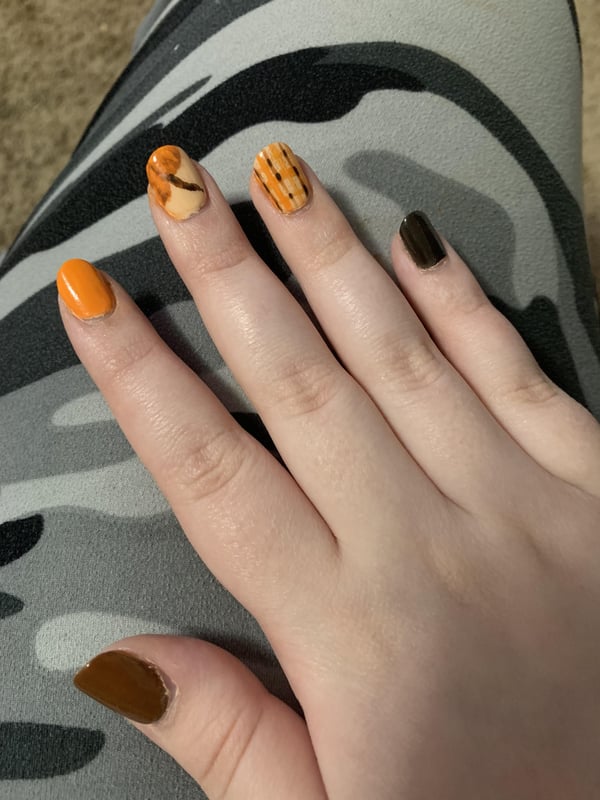 Picture by Beautiful_House_Elf showing 'Just Did Some Fall Nails' number 3