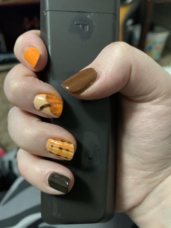 Picture by Beautiful_House_Elf showing 'Just Did Some Fall Nails' number 4