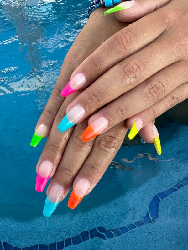 Picture by wheremofongo saying 'Summer Nails'