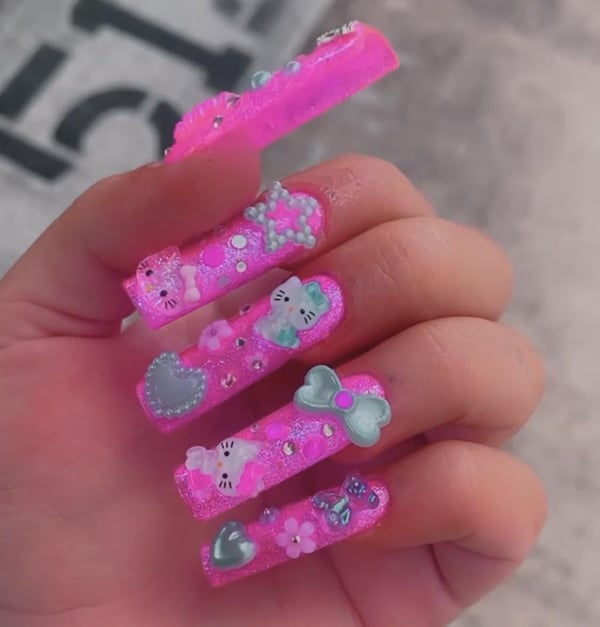 Picture by 3000gtlover showing 'I'm Sure They're Not For Everybody, But I Love My Recent Set Of Hello Kitty/Barbie Type Nails' number 2