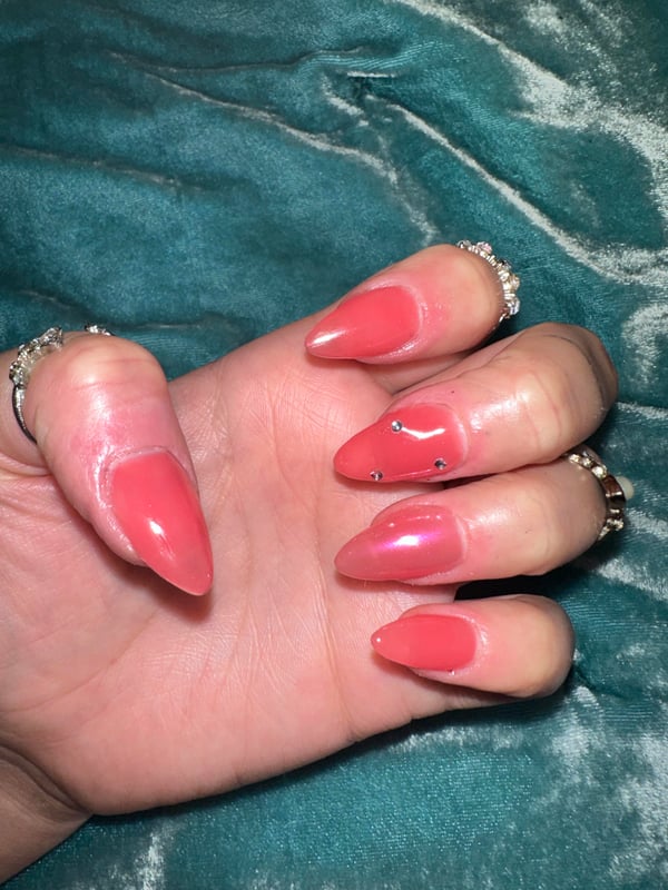 Picture by E-Jasminperez saying 'Slowly Showing Progress At Doing Nails At Home.'