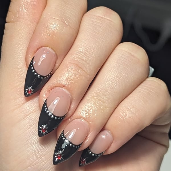 Picture by _bombshelltea showing 'ACOTAR Inspired Nails' number 3