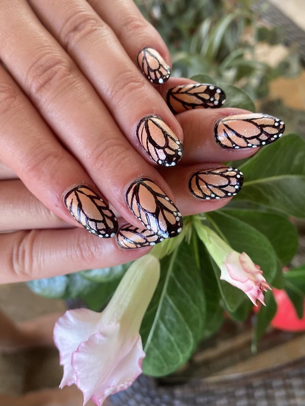 Picture by Lila-Irene showing 'Monarch Butterfly Nails' number 2