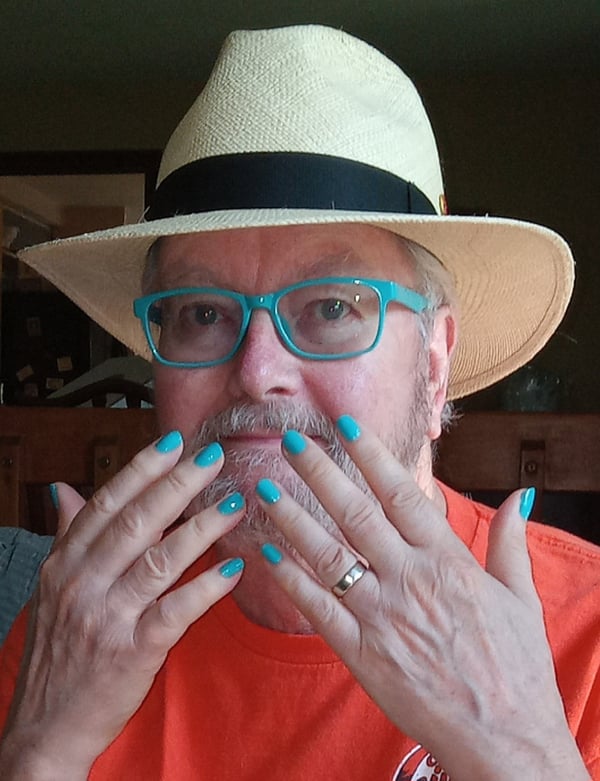 Picture by slaplace saying 'I Painted My Nails To Match My Glasses'