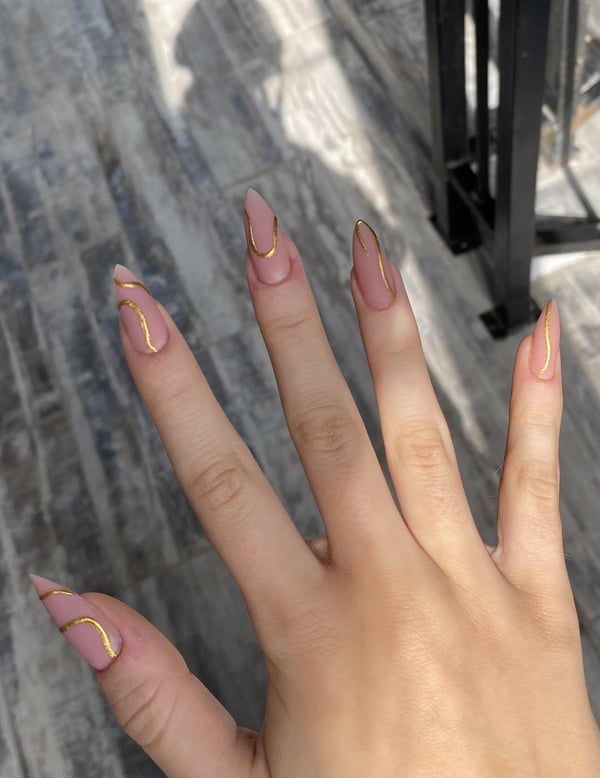 Picture by imjustmary showing 'My Nail Tech Finally Came Back From Vacation, And I’m In Love With These Nails She Did On Me' number 1