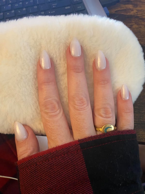 Picture by LikeATediousArgument saying 'Pearl Nails. It’s Been 100+ Here Lately But I’m Ready For Winter!'