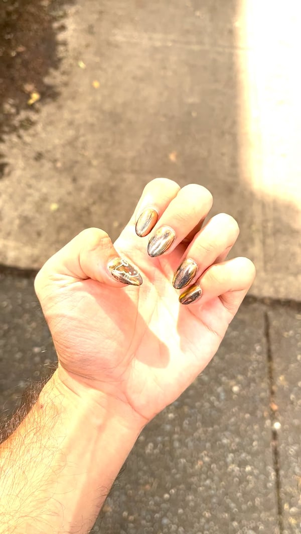 Picture by mabunday saying 'Obsessed With This Bronze Chrome Glitter Set I Did'