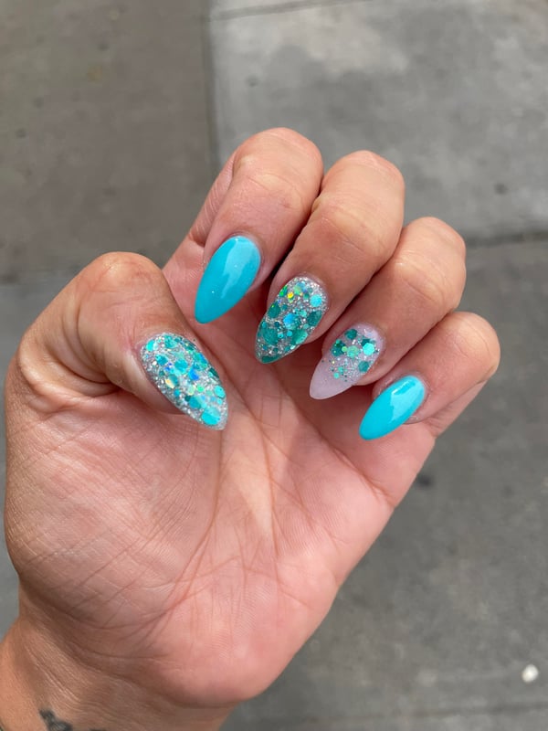 Picture by cindyrella_ saying 'Vacation Nails'