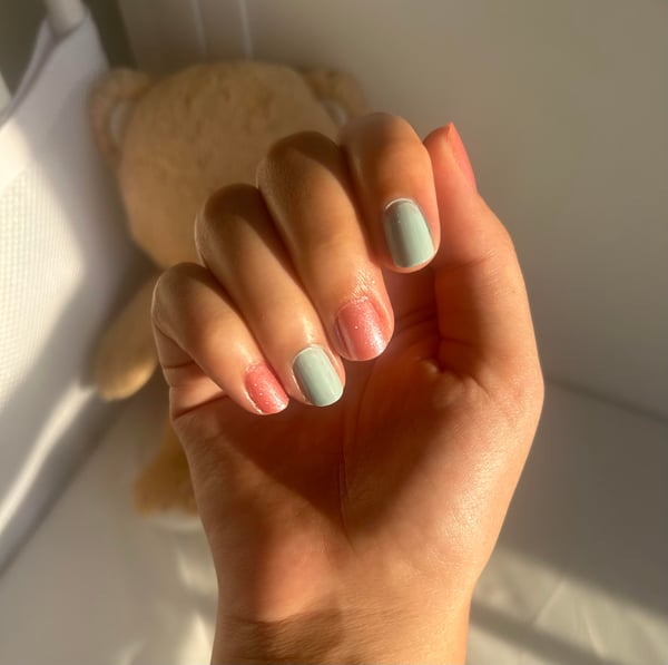 Picture by Zhaefari_ saying 'Get To hopefully Find Out Baby’s Sex Next Week! So Pink & Blue Nails To Celebrate 🥰'