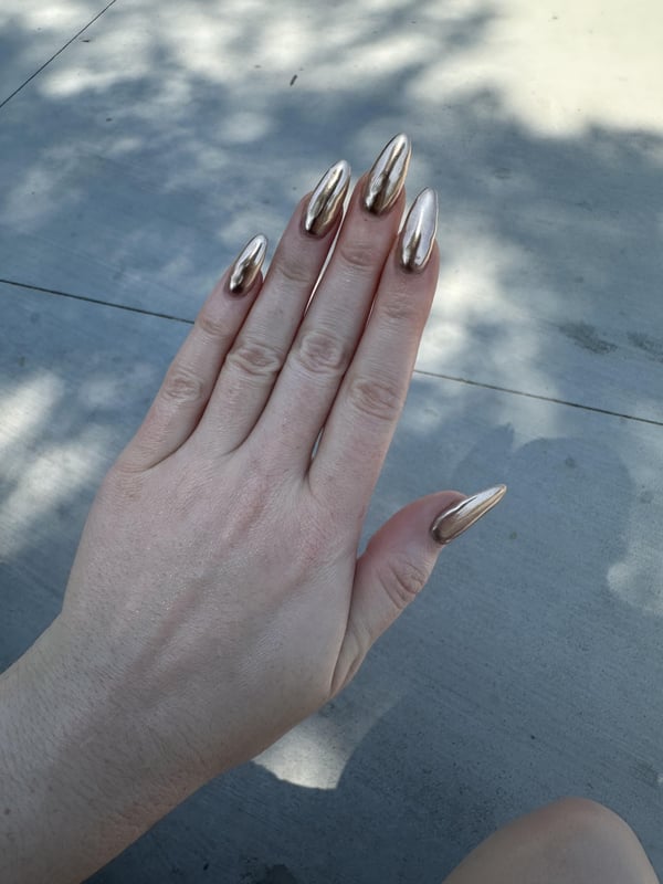 Picture by kellimk5 saying 'Dip Chrome Nails Forever'